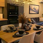 アパート Luxury Designer I Meters To Gondola Lift I Sleeps 6 I Pool & Parking I バンスコ