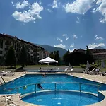 Luxury Designer I Meters To Gondola Lift I Sleeps 6 I Pool & Parking I アパート *