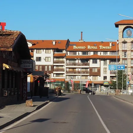 Luxury Designer I Meters To Gondola Lift I Sleeps 6 I Pool & Parking I