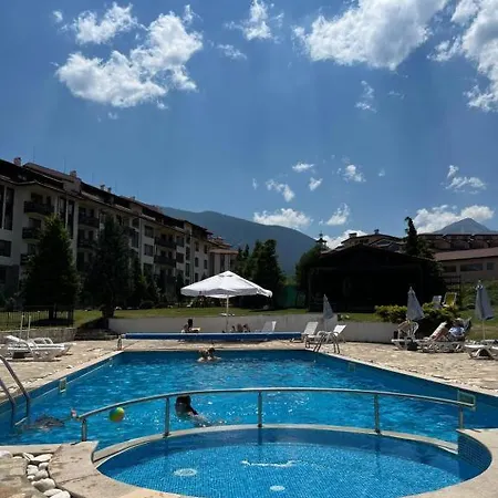 Luxury Designer I Meters To Gondola Lift I Sleeps 6 I Pool & Parking I Daire *