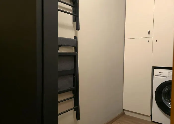 Luxury Designer I Meters To Gondola Lift I Sleeps 6 I Pool & Parking I Bansko