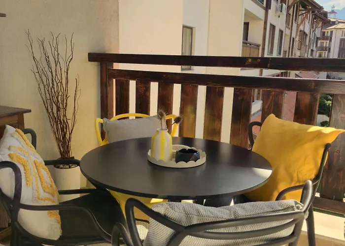 Luxury Designer I Meters To Gondola Lift I Sleeps 6 I Pool & Parking I * Bansko