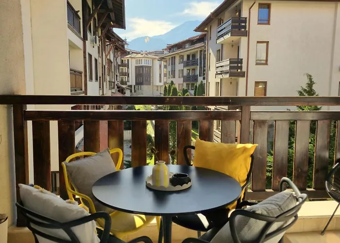 Luxury Designer I Meters To Gondola Lift I Sleeps 6 I Pool & Parking I * Bansko