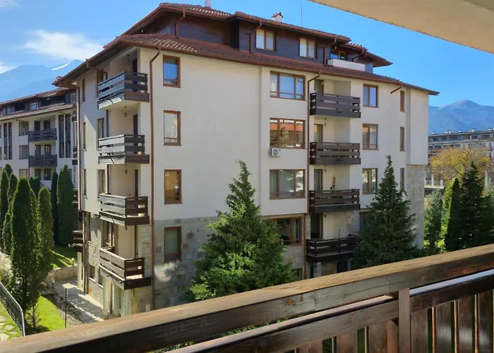 Luxury Designer I Meters To Gondola Lift I Sleeps 6 I Pool & Parking I * Bansko