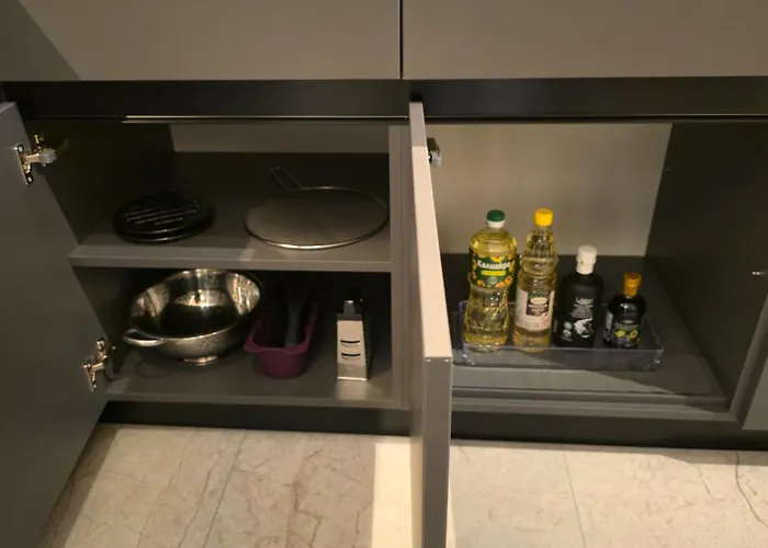 Luxury Designer I Meters To Gondola Lift I Sleeps 6 I Pool & Parking I Bansko