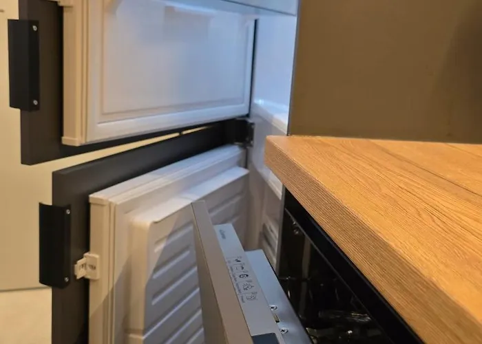 Appartamento Luxury Designer I Meters To Gondola Lift I Sleeps 6 I Pool & Parking I