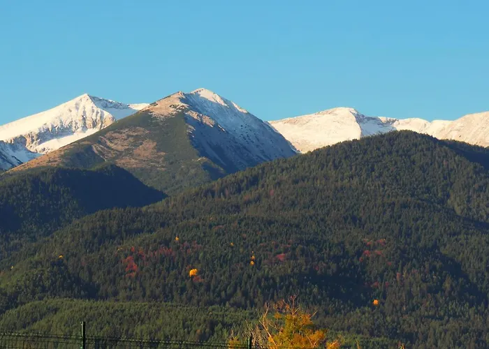 Luxury Designer I Meters To Gondola Lift I Sleeps 6 I Pool & Parking I *