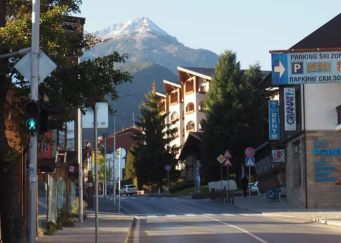 Appartamento Luxury Designer I Meters To Gondola Lift I Sleeps 6 I Pool & Parking I Bansko