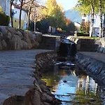 아파트 Luxury Designer I Meters To Gondola Lift I Sleeps 6 I Pool & Parking I