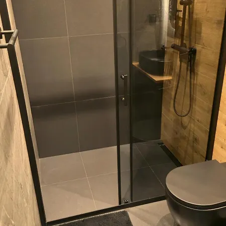 Luxury Designer I Meters To Gondola Lift I Sleeps 6 I Pool & Parking I * Bansko