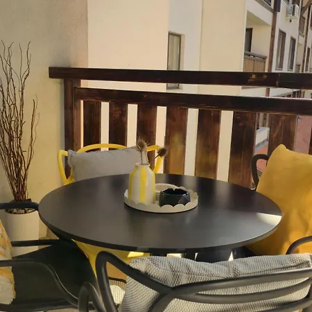 Luxury Designer I Meters To Gondola Lift I Sleeps 6 I Pool & Parking I * Bansko