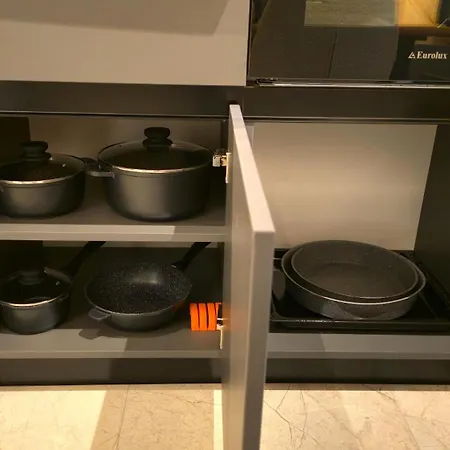 Luxury Designer I Meters To Gondola Lift I Sleeps 6 I Pool & Parking I Bansko