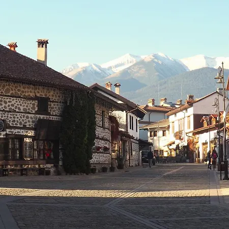 Luxury Designer I Meters To Gondola Lift I Sleeps 6 I Pool & Parking I * Bansko