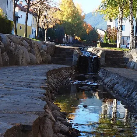 Apartment Luxury Designer I Meters To Gondola Lift I Sleeps 6 I Pool & Parking I